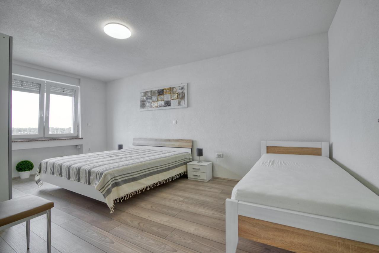 Apartment Marina With Sea View Pula Exterior foto